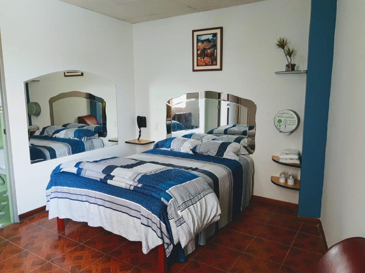 Hospedaje Las Tres Hotel Lima